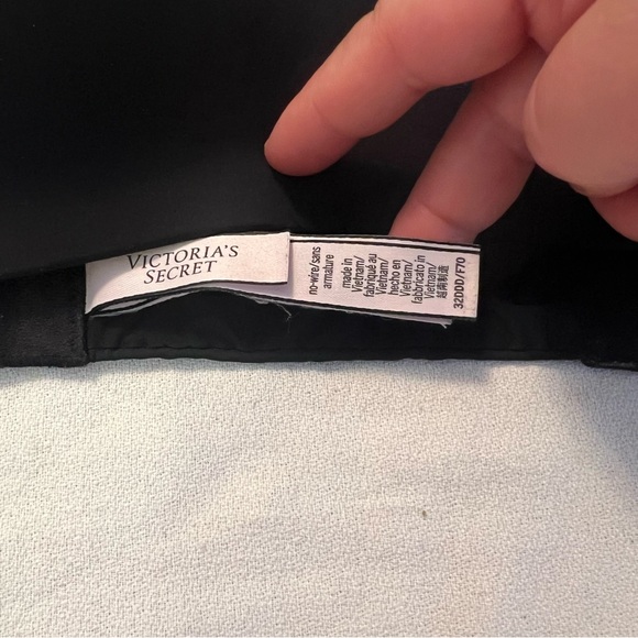 Victoria’s Secret black wireless back lace Racerback bra size. 32 DDD. - Picture 11 of 11